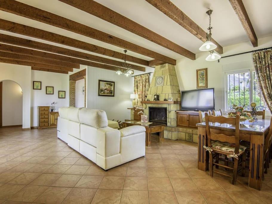 הוילה אסטפונה Alcam El Cortijo מראה חיצוני תמונה