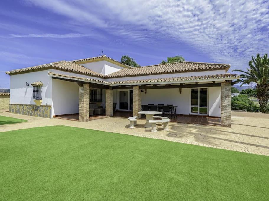 הוילה אסטפונה Alcam El Cortijo מראה חיצוני תמונה