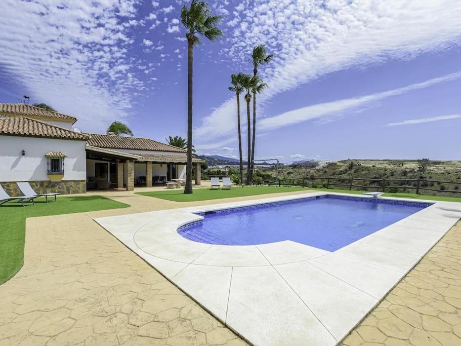 הוילה אסטפונה Alcam El Cortijo מראה חיצוני תמונה